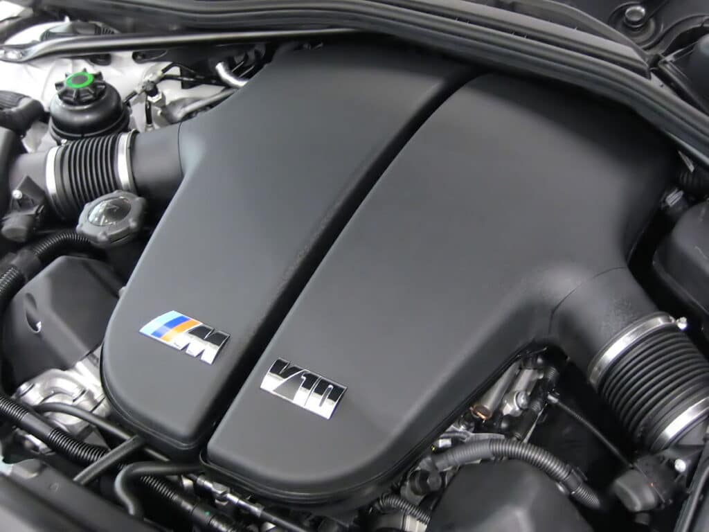 BMW S85B50 Engine