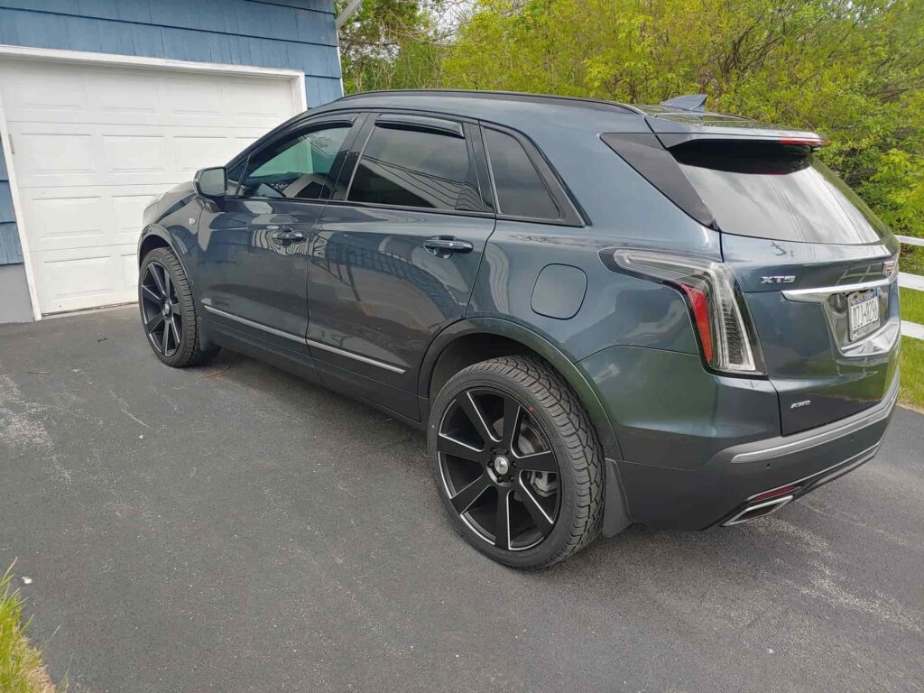 Cadillac XT5 wheels and transmission